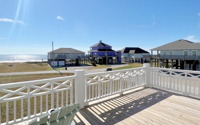 Hooked On A Feeling home Images_3