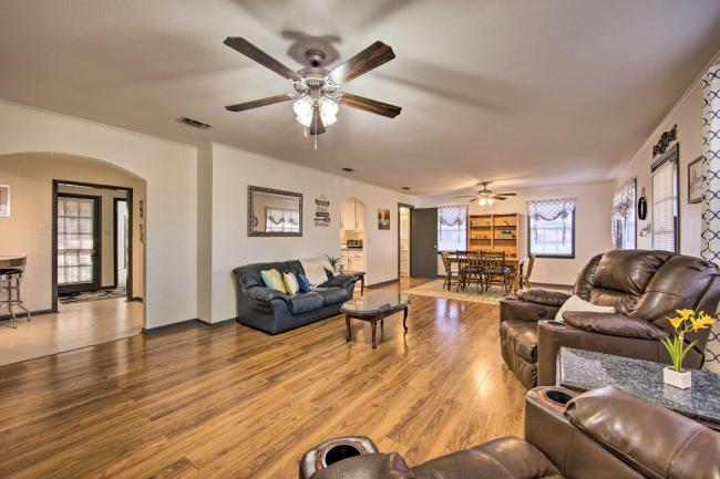 Serene Home with Yard, On Cedar Creek Reservoir Images_4