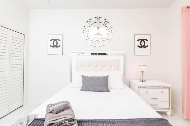 Mohr Loop · Designer Themed Home with Pool Images_2