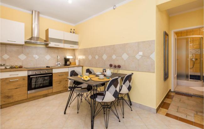 1 Bedroom Stunning Apartment In Pobri Images_5