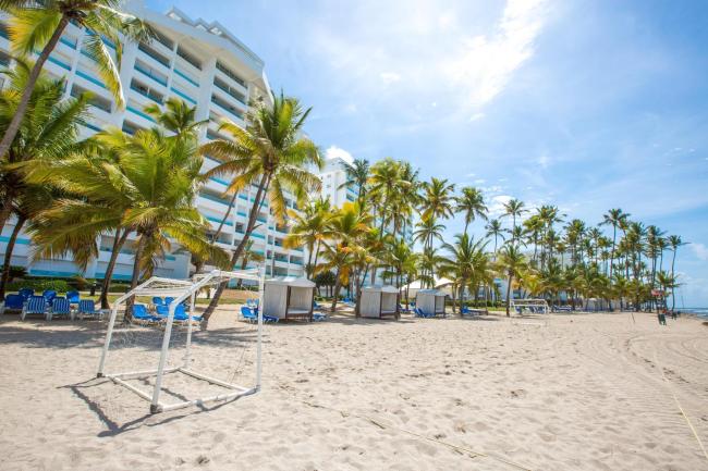 Beachfrontspacious Private Access To Beach Images_2