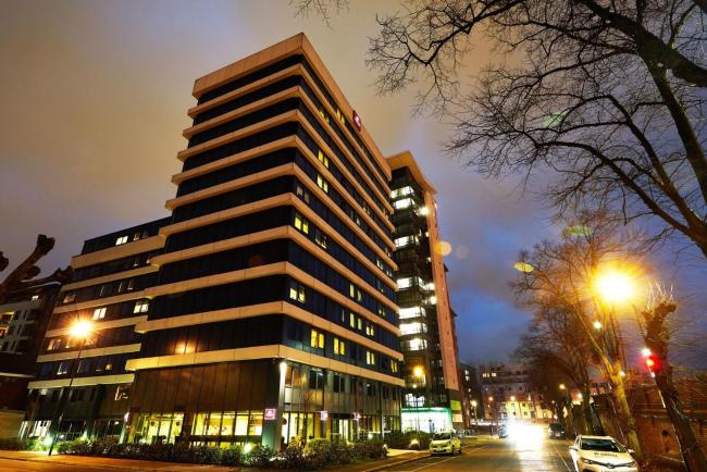 Student Only - Modern Studio Apartments with Breakfast in Southampton Images_1