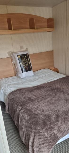 8 berth caravan direct beach access Images_3
