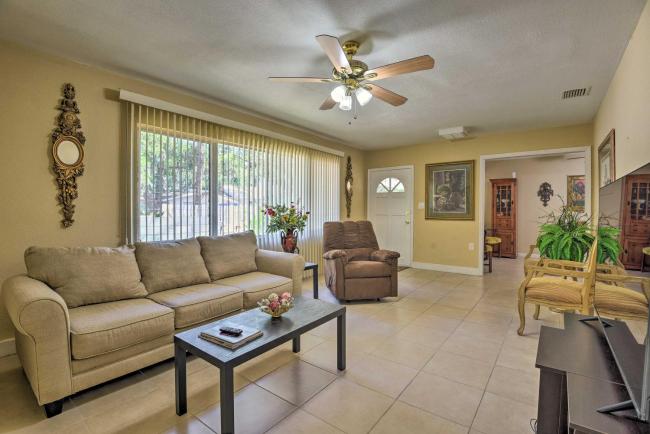 Inviting Bradenton Escape with Tropical Yard! Images_5