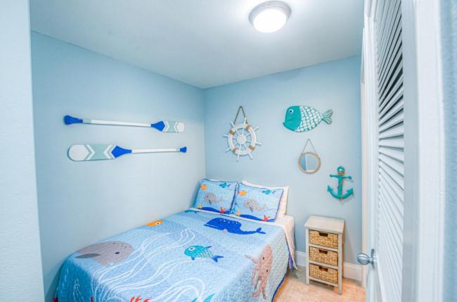 Amazing Style, Laketown Wharf 1305 -1BD, 2BA Amenities and Location! Images_3