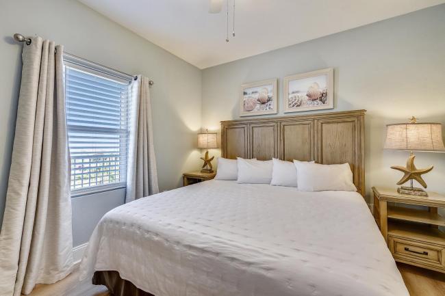 Laketown Wharf #319 by Book That Condo Images_3
