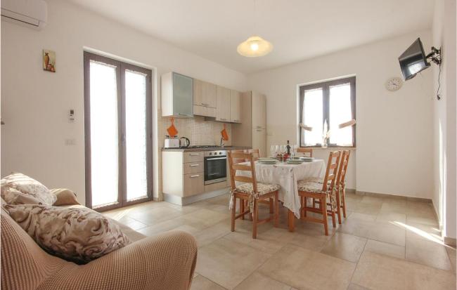 Stunning home in Castellabate with WiFi and 3 Bedrooms Images_2