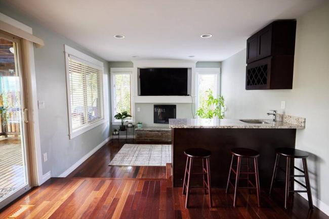 *Lake View*Centrally Located*Fast Wifi Images_2