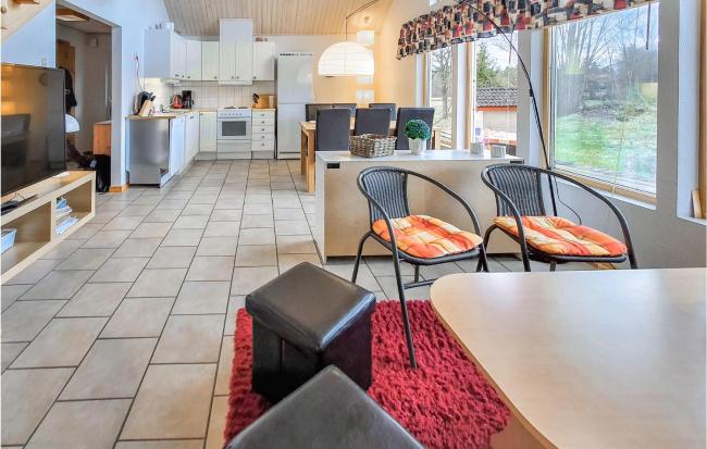 Stunning Home In Bolmsö With Wifi Images_2