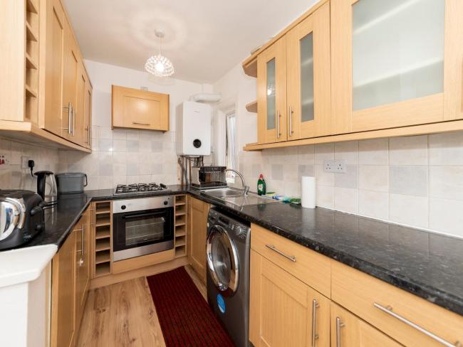 Pass the Keys Prime location and Spacious flat close to Centre Images_5