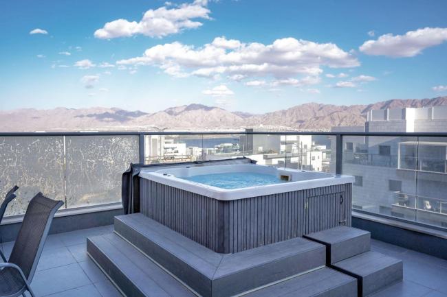 YalaRent Hilltop Penthouse with Private Pool and jaccuzi Images_5