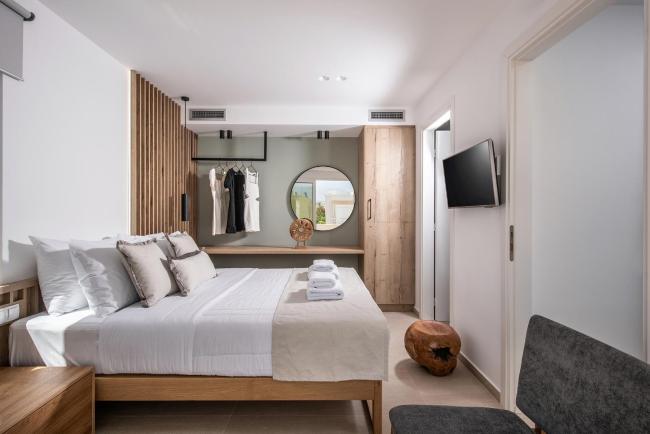 Ianthi Suite by Nymphes Images