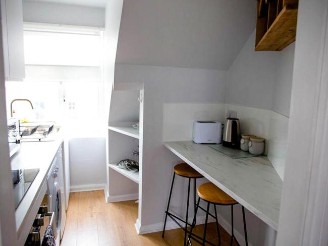 Pass the Keys Central quirky two bed flat with on-site parking Images_2