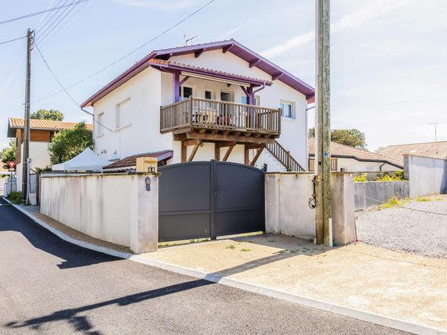 Apartment Pyrénées 2 by Interhome Images_3