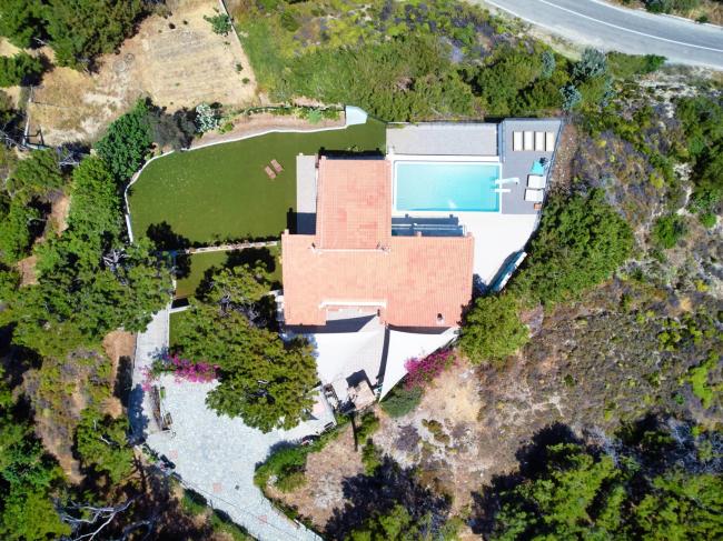 Icarus Blue Zone homm Sea View Retreat with Pool Images_4