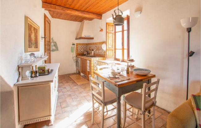 Nice apartment in Sorano with WiFi and 1 Bedrooms Images_5