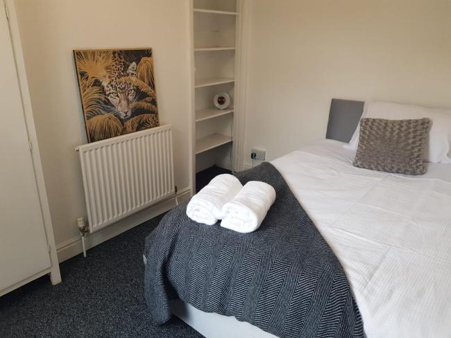 Spacious Pristine Serviced Accommodation 3 Images_2