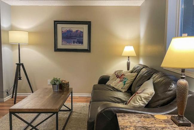 The Norquay, Pet-Friendly 2 Bed with Mtn View Images_3