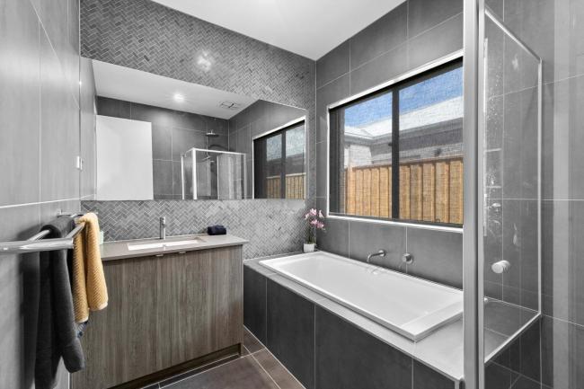 Sophisticated Abode 10 Minutes to Surf Coast Private Location Images_4