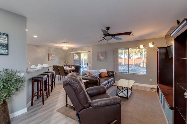 Phoenix Gem with Sparkling Heated Pool and Newly Remodeled! home Images_5
