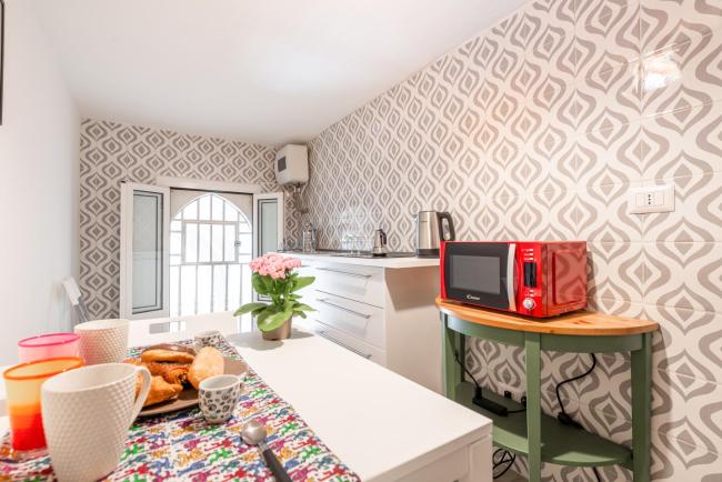 Functional & Central Flat with Netflix Images_3