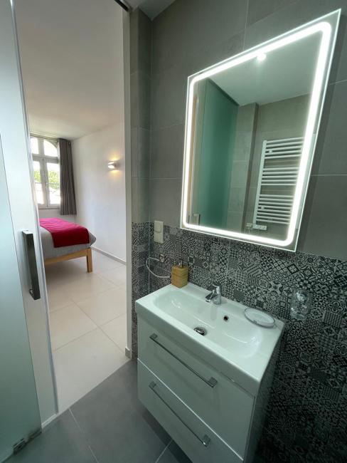 Orange Tree - Stylish 2 Bedroom Apartment in Old Village Images_3