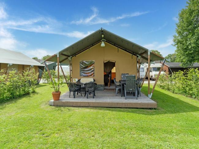 Attractive tent lodge in Zwiggelte with garden Images_5
