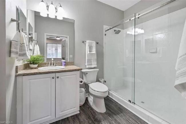 NAPLES ESCAPE NO DAMAGE PROFESSIONALLY Decorated Unit Images_2