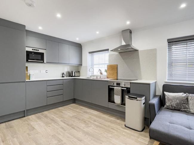 Pass the Keys Brand New fabulous Flat close to Reading Centre Images_2