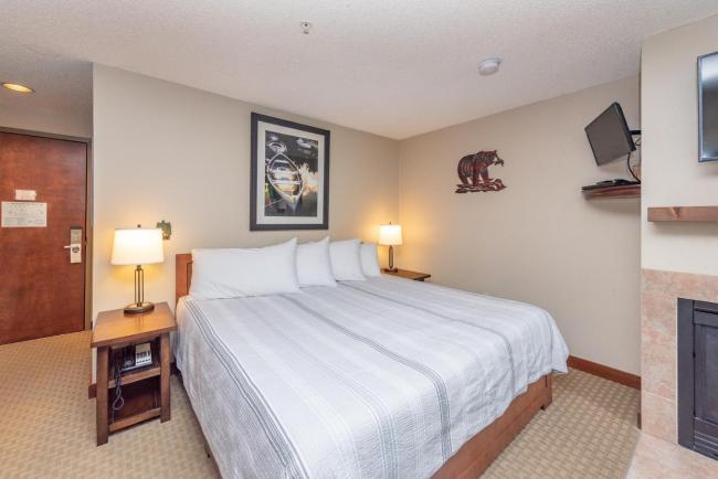 A213 Studio Lake View Images_2