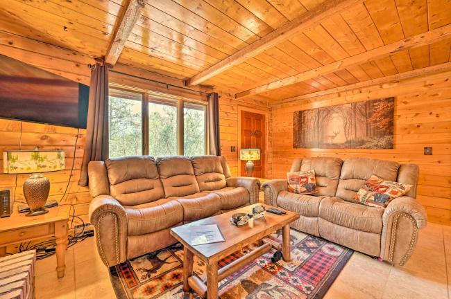 Rustic Payson Cabin with Deck, Patio and Grill! Images_5