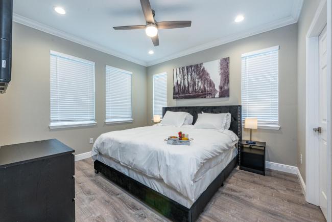 Newly constructed modern home in Ybor City Images_2