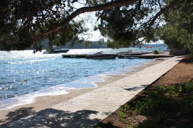 Seaside apartments with a swimming pool Tisno, Murter - 17159 Images_1