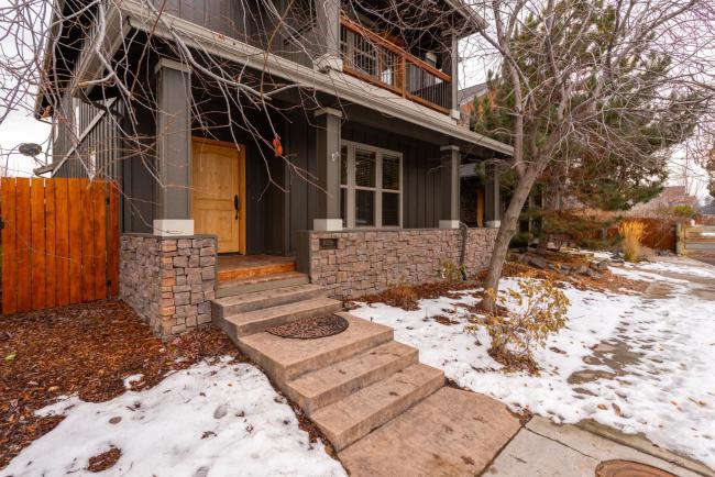 Deschutes by AvantStay Two Story Modern Cabin Only 10-Minutes From DT Bend Images_2