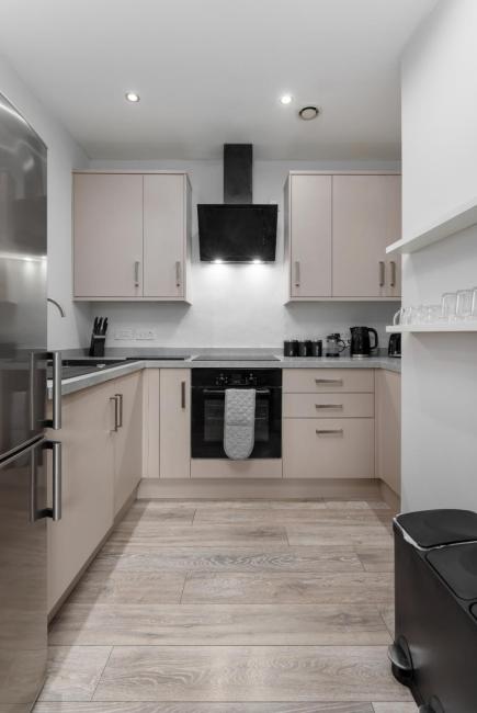 Air Host and Stay - 2 bed 2 bath apartment with amazing river views Images_4