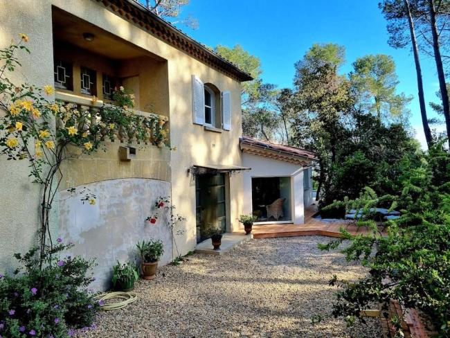 Charming villa with pool and view to Pic St. Loup Images_2