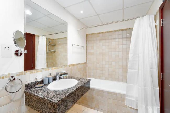 Spacious 2 Bedroom Apartment in JBR with Great Views Images_5