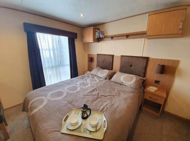 Tranquility caravan in chwilog north wales Entire Holiday Home Images_1