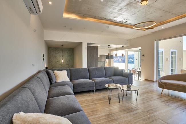 Luxury House with Pool-Hosted by Sweetstay Images_4