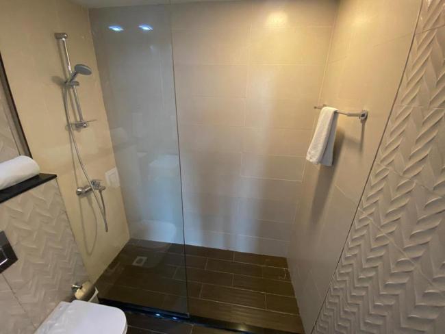 Locate Vacation Homes - Spacious studio with pool view in JVT! Images_5