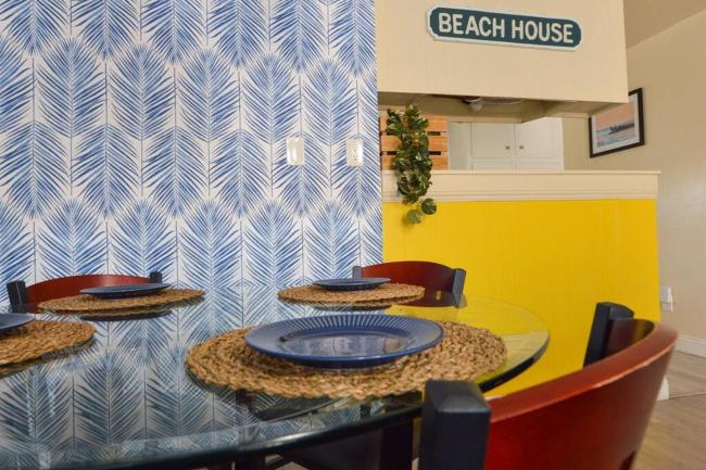 The Bluetique - Steps to Beach APT w/ AC! Images_4