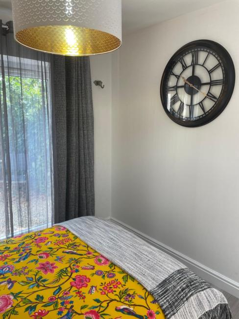 A Room at The Oaks Images_5