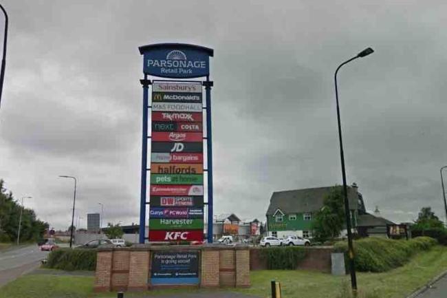 Stylish and Immaculate 2-Bed Apartment in Leigh Images_1