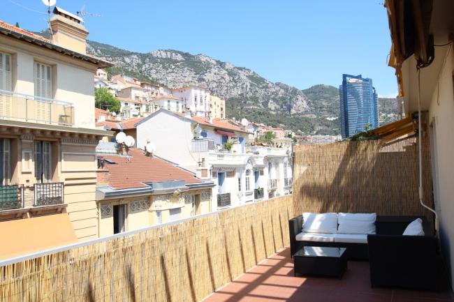 Cosy studio Monaco border Images_5