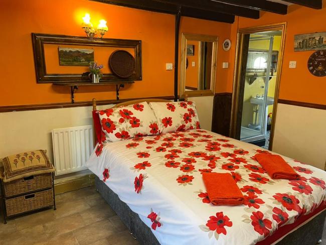 Yarm cottages Haystack Double Bed En Suite Images_1