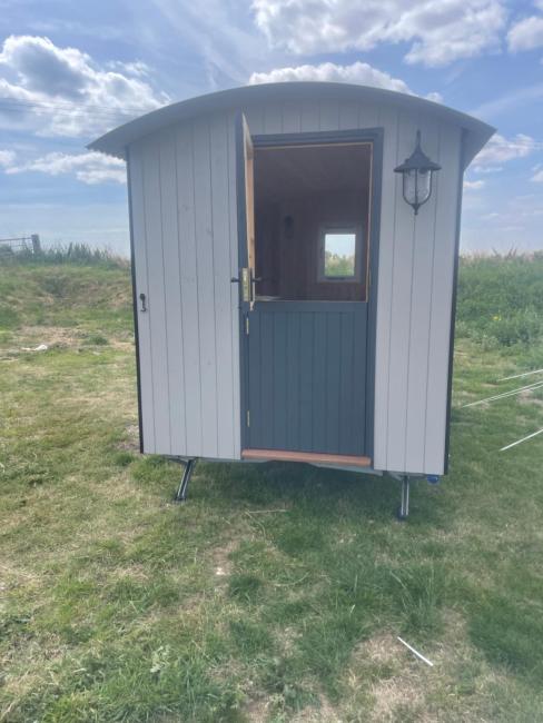 Shepherds hut on the riverside Images_1