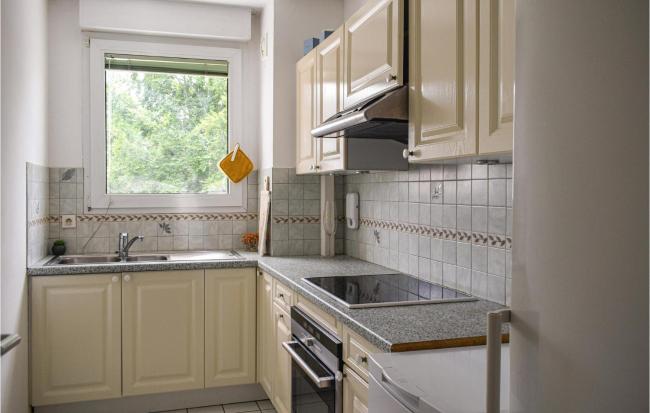 Beautiful apartment in Lagny-sur-Marne with WiFi and 1 Bedrooms Images_2