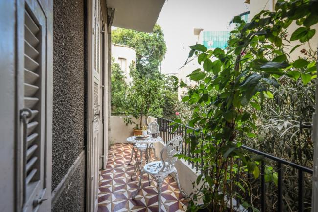 Homey 2BR Apt w Private Balcony in City Center by Sea N' Rent Images_4