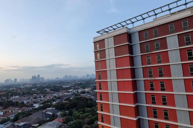 Apt Pejaten Park 2 BR Rust dgn Swim Pool & Netflix Images_3
