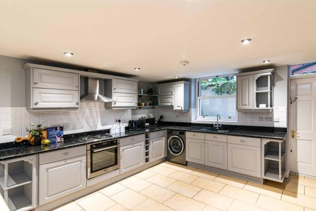 St Johns, Wakefield - Self check in & free parking Images_2